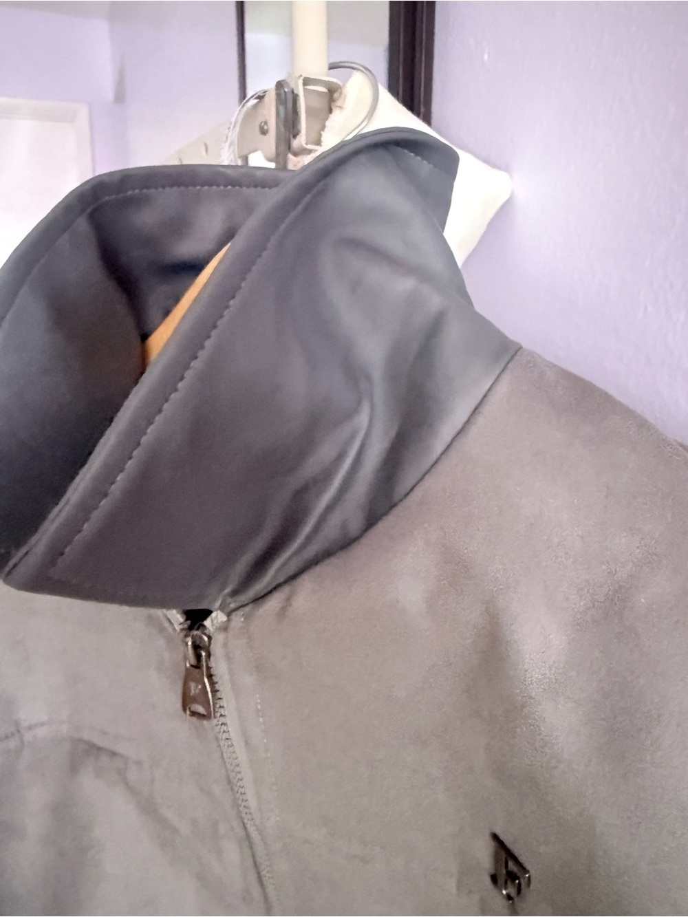 FERRARI F COLLECTIONS — MADE IN ITALY, FAUX LEATHER, SUEDE, GREY, LUXURY JACKET - Picture 5 of 16